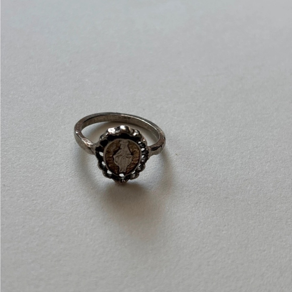 Gold vintage ring